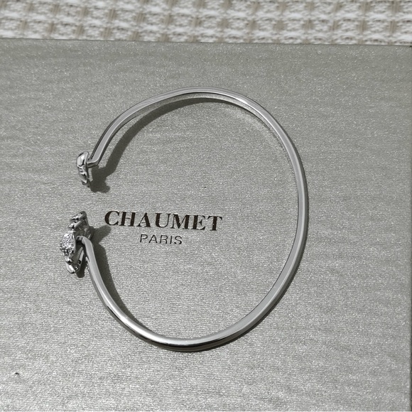 Chaumet Diamond-Set Bee 18K White Gold Bracelet - Picture 6 of 9